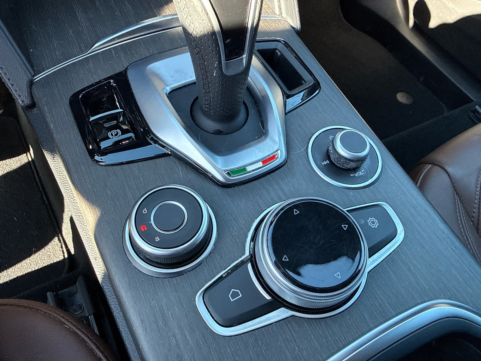 2023 Alfa Romeo Stelvio Ti AWD