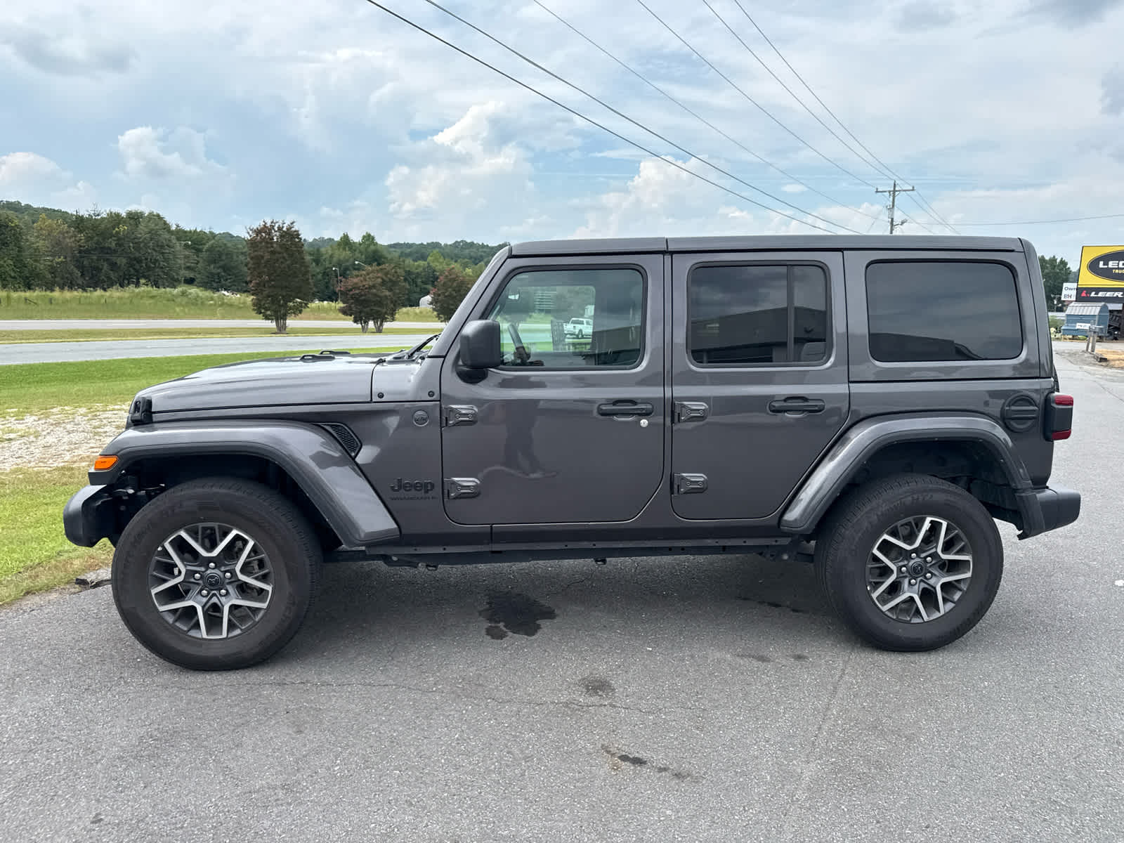 2025 Jeep Wrangler Sahara