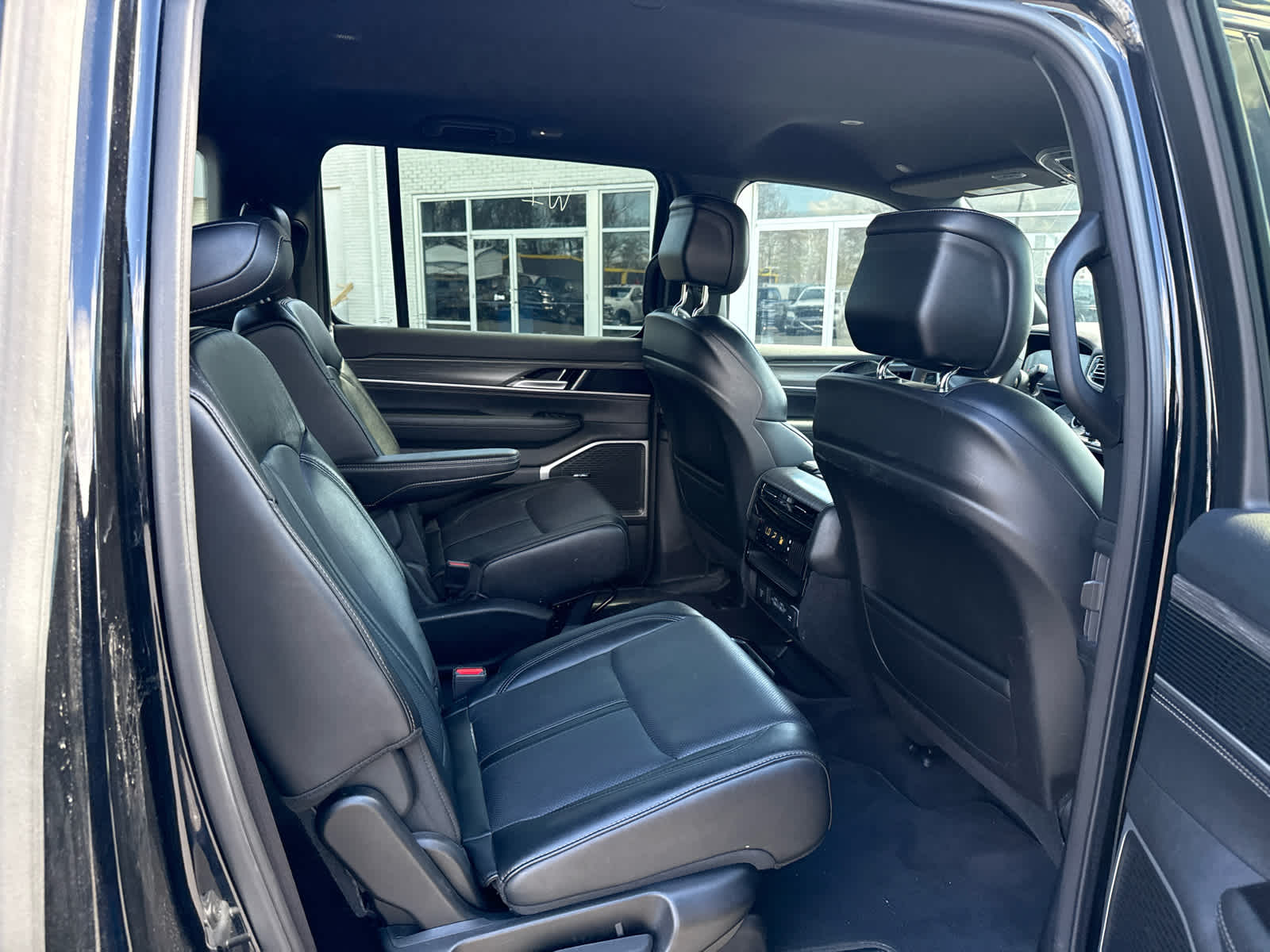 2024 Jeep Wagoneer Series III