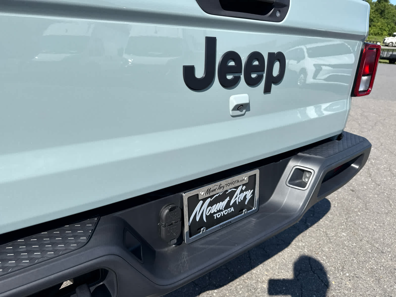 2023 Jeep Gladiator Sport