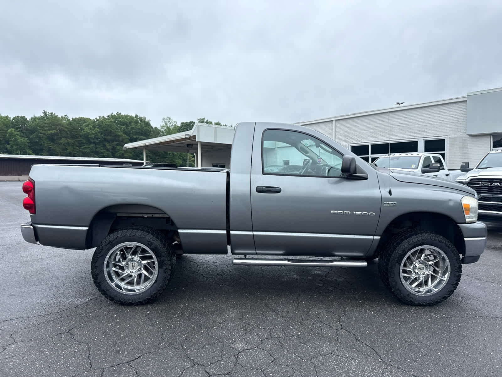 Used 2007 Dodge Ram 1500 Pickup SLT with VIN 1D7HU162X7J612528 for sale in Mount Airy, NC