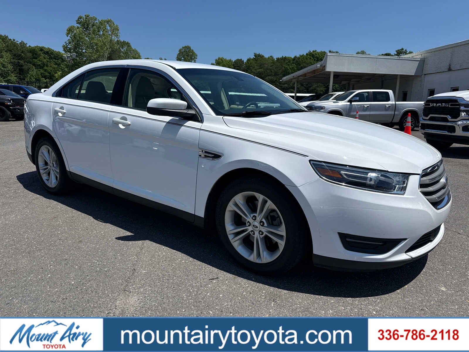 2018 Ford Taurus SEL FWD's photo