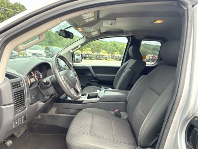 2014 Nissan Titan SV
