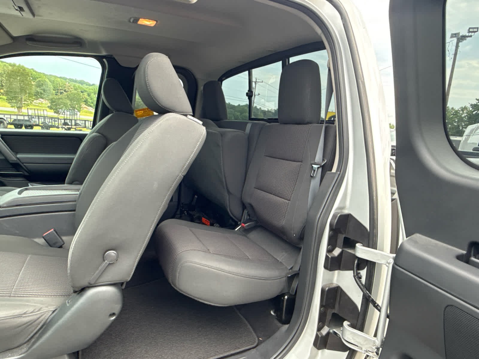 2014 Nissan Titan SV