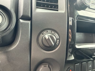 2014 Nissan Titan SV