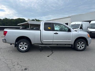 2014 Nissan Titan SV