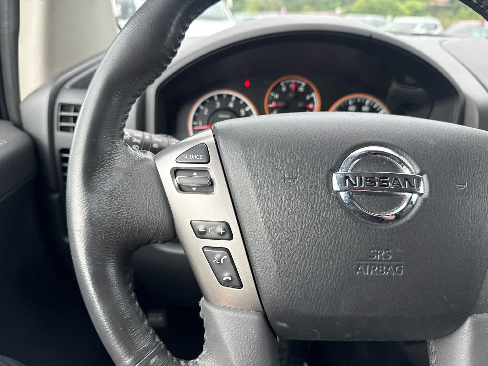 2014 Nissan Titan SV