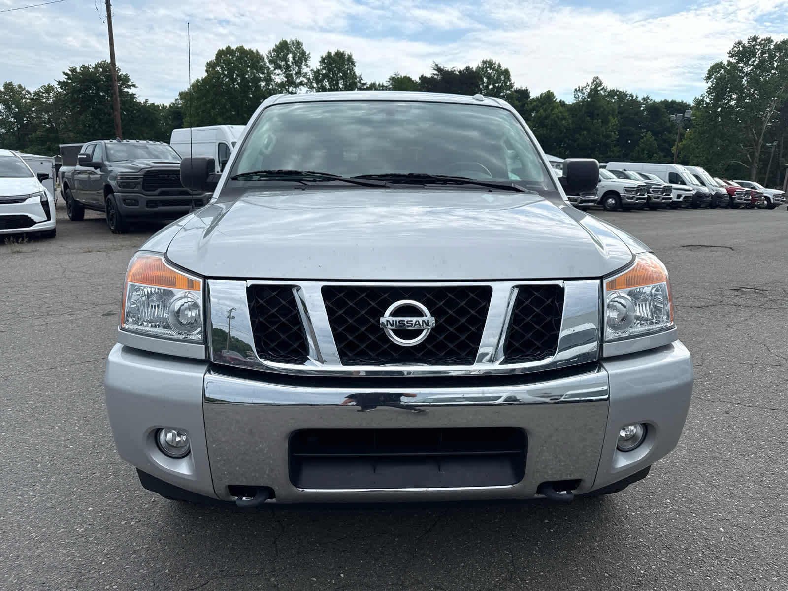 2014 Nissan Titan SV