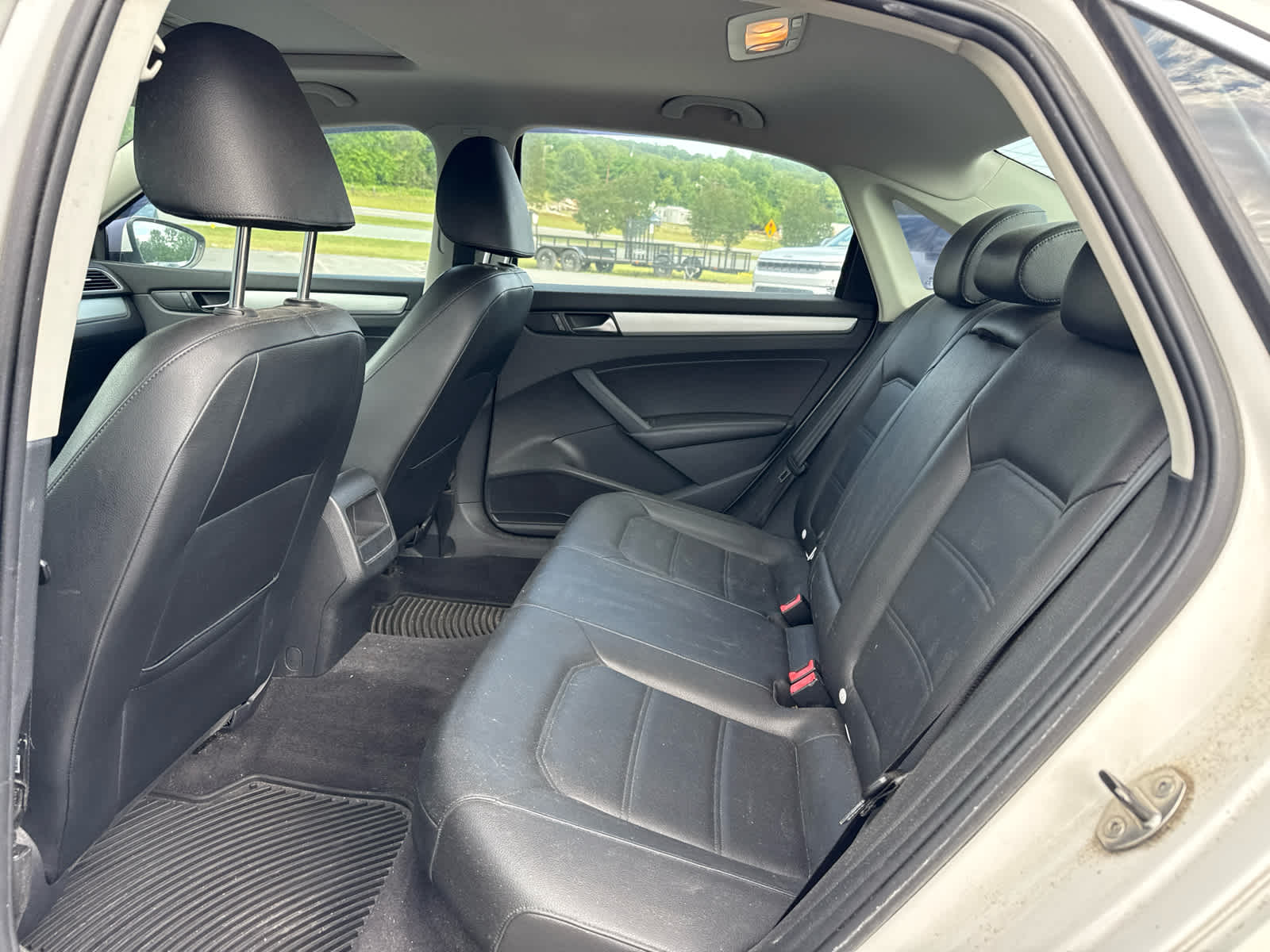 2012 Volkswagen Passat TDI SE w/Sunroof