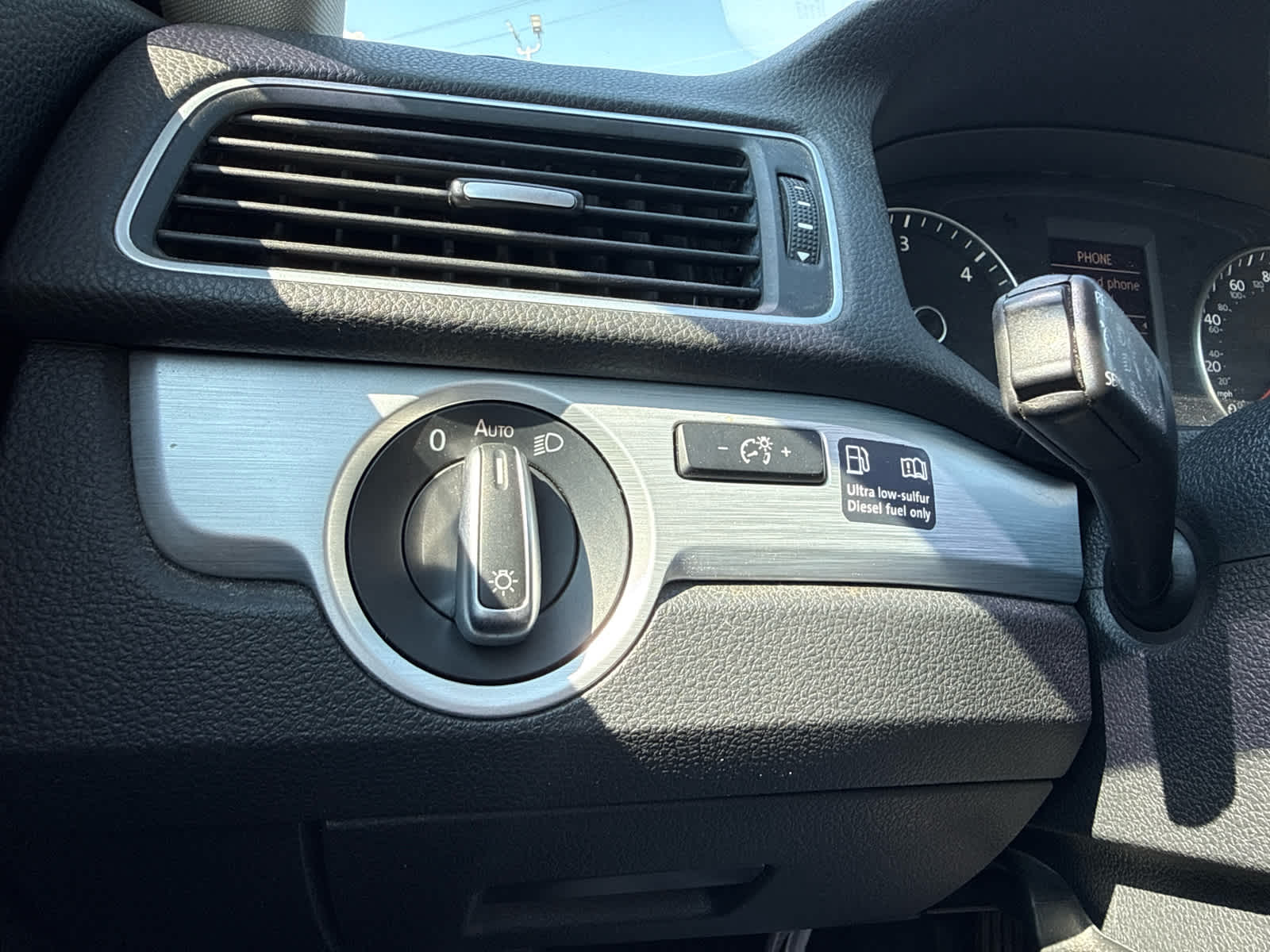 2012 Volkswagen Passat TDI SE w/Sunroof