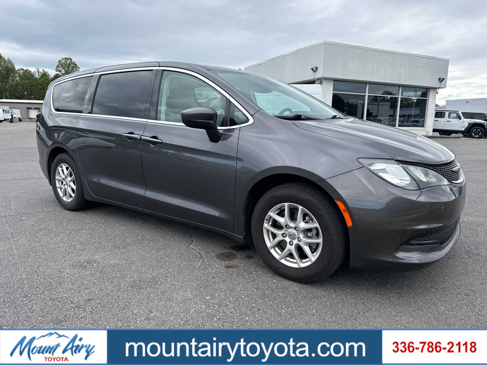 2023 Chrysler Voyager