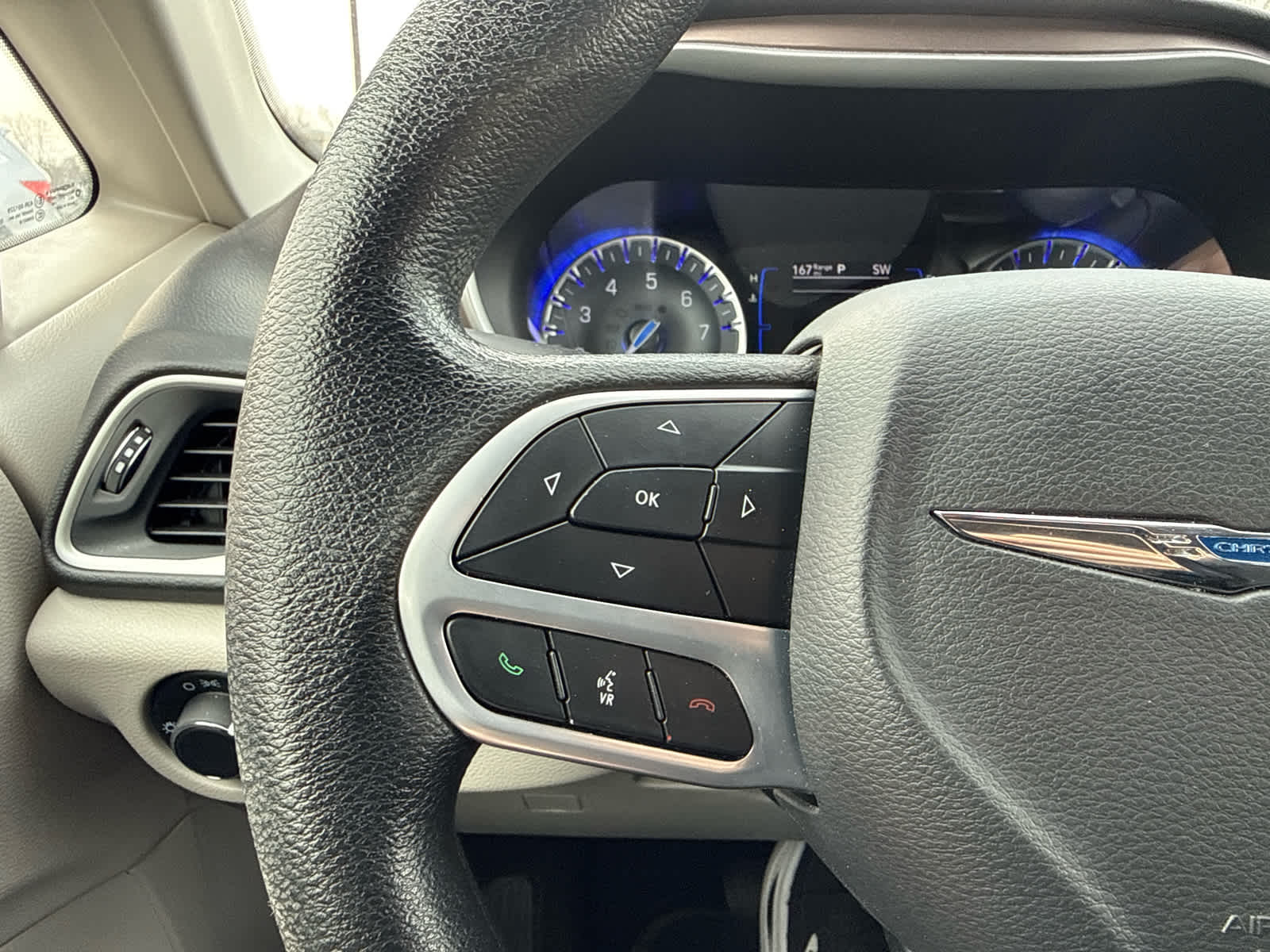 2021 Chrysler Voyager LXI