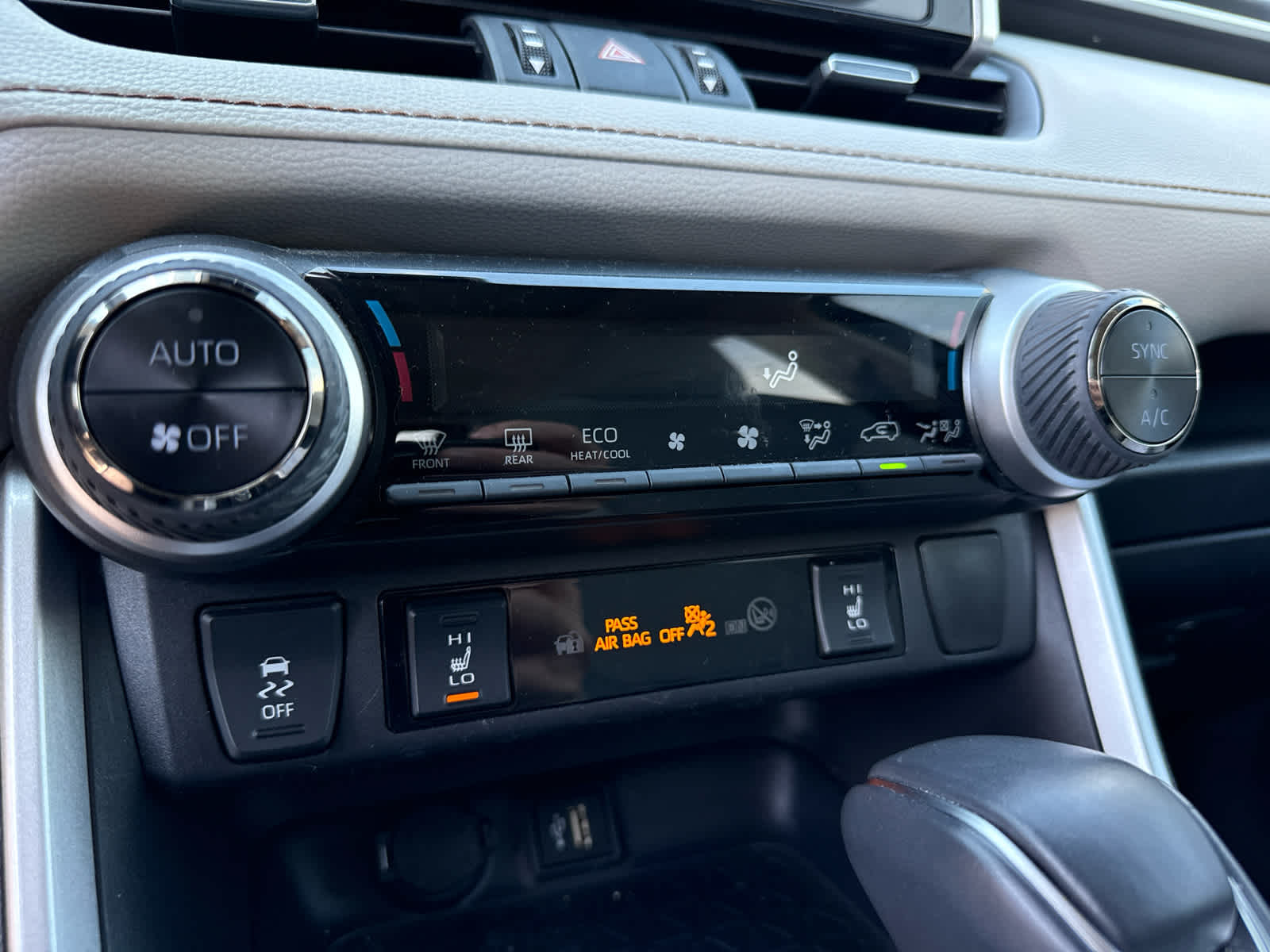 2025 Toyota RAV4 Hybrid XLE Premium