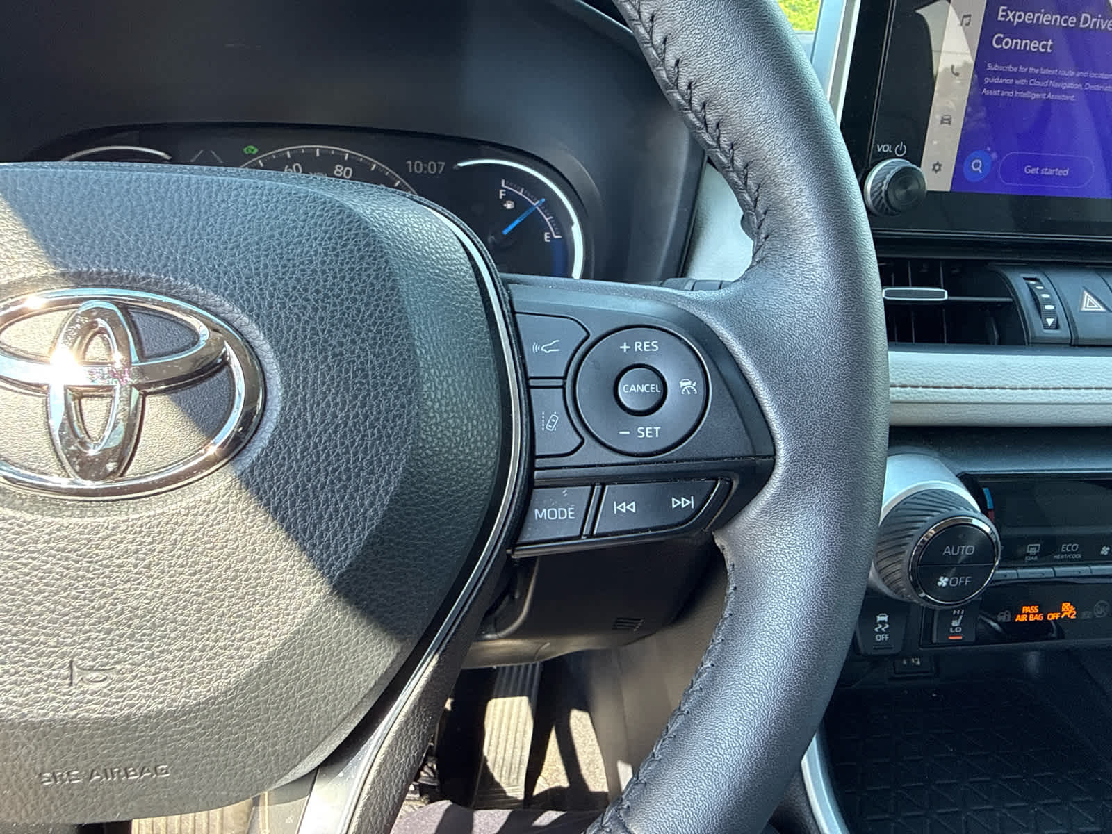 2025 Toyota RAV4 Hybrid XLE Premium