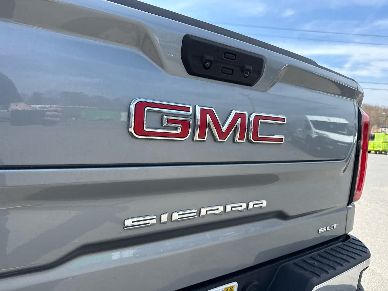 2025 GMC Sierra 1500 SLT