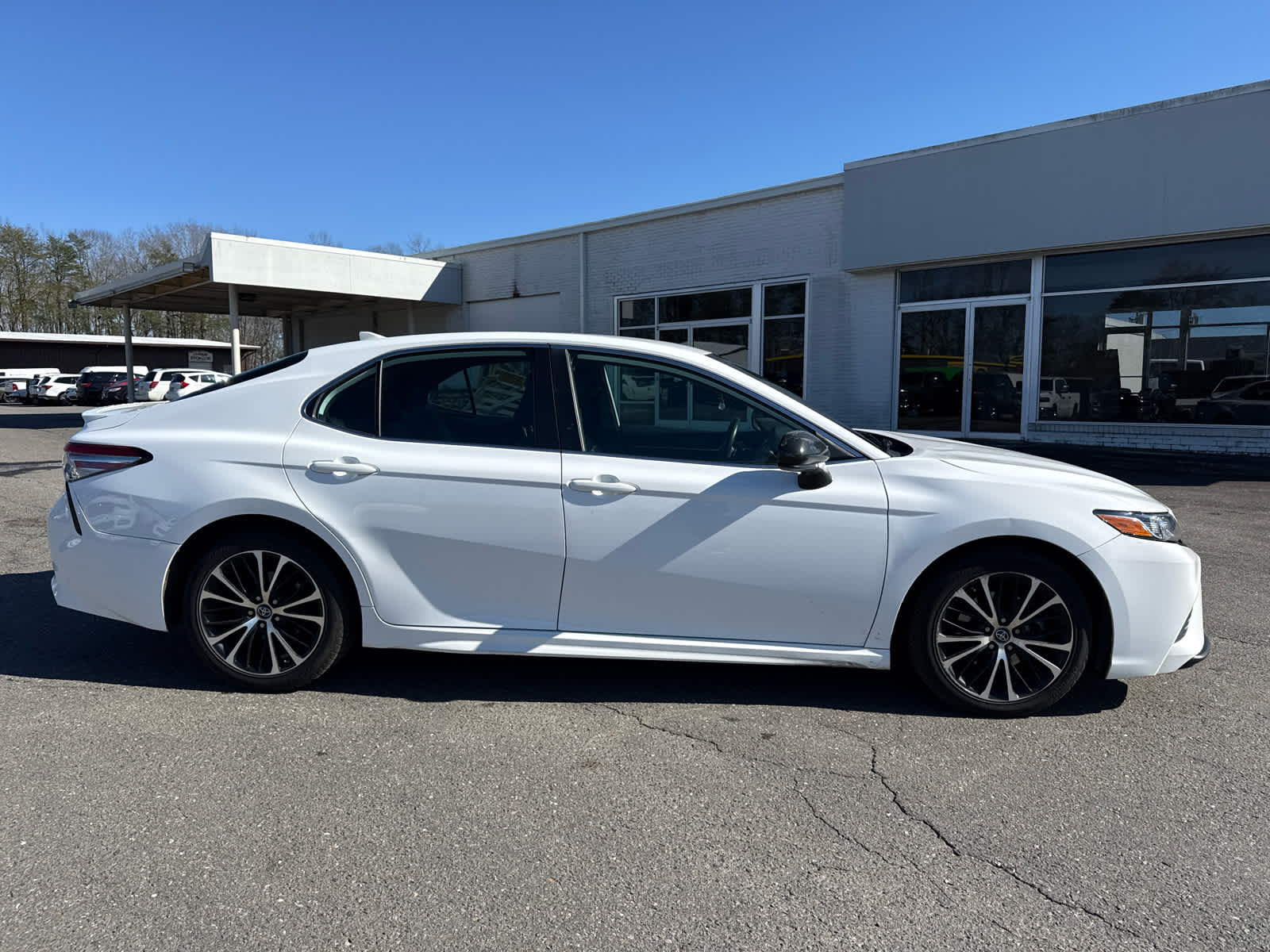 Used 2019 Toyota Camry SE with VIN 4T1B11HK4KU794011 for sale in Mount Airy, NC
