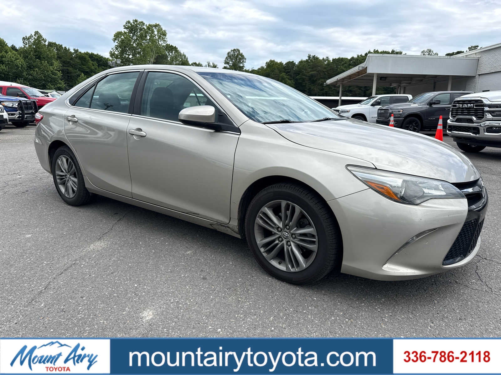 2016 Toyota Camry SE