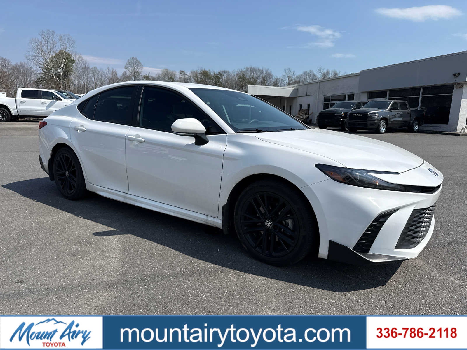 2025 Toyota Camry SE