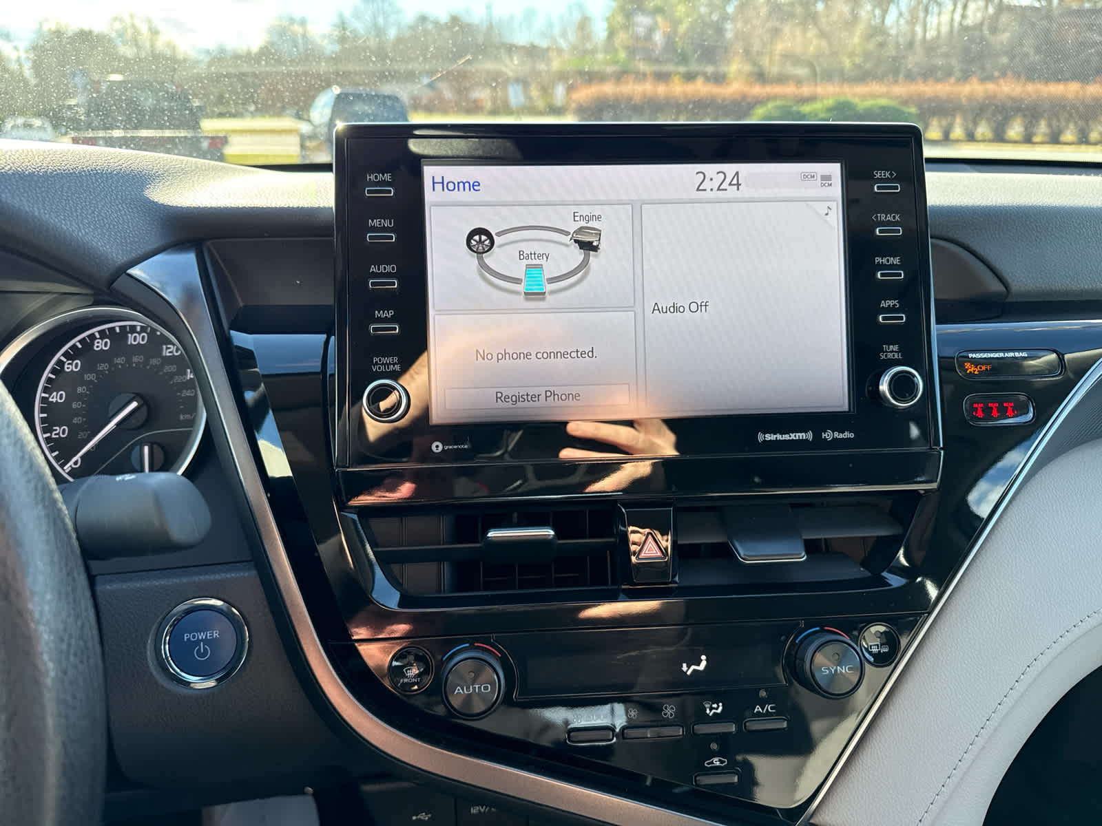 2024 Toyota Camry Hybrid LE