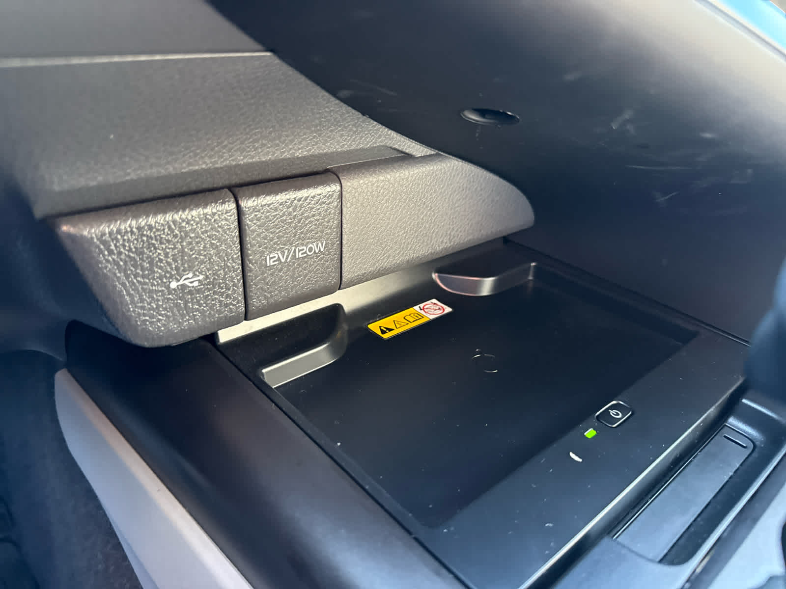 2024 Toyota Camry Hybrid LE