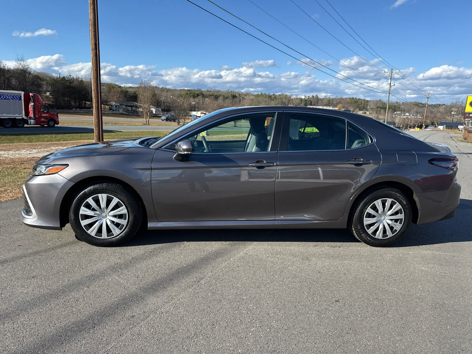 2024 Toyota Camry Hybrid LE