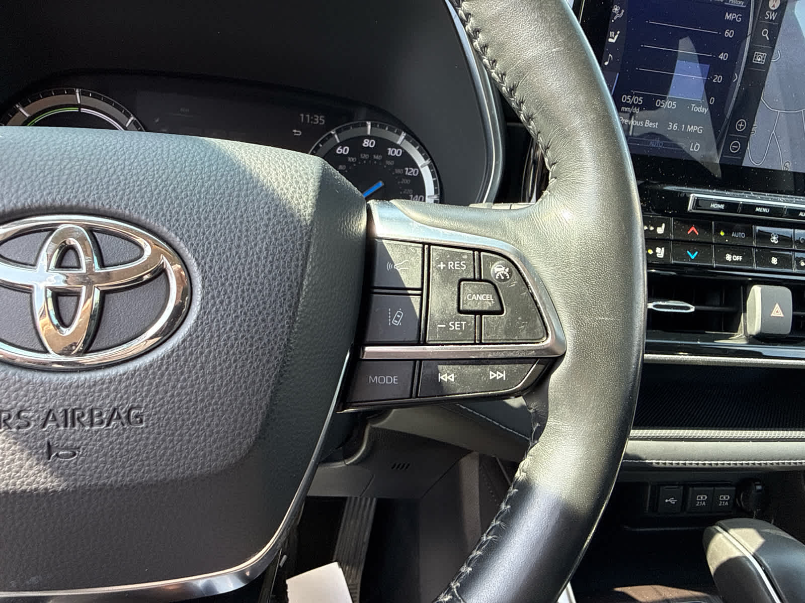 2021 Toyota Highlander Hybrid Platinum