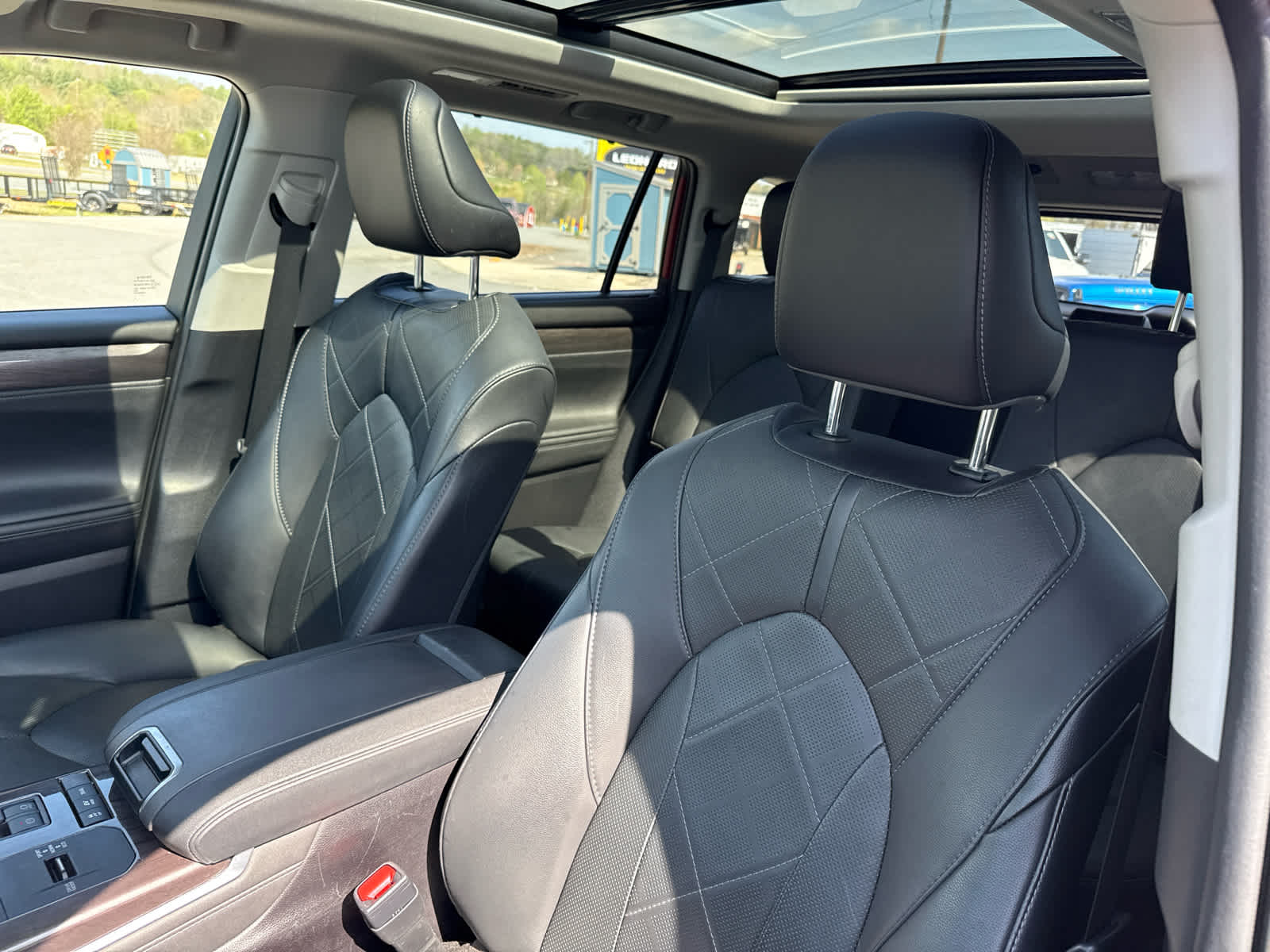 2021 Toyota Highlander Hybrid Platinum