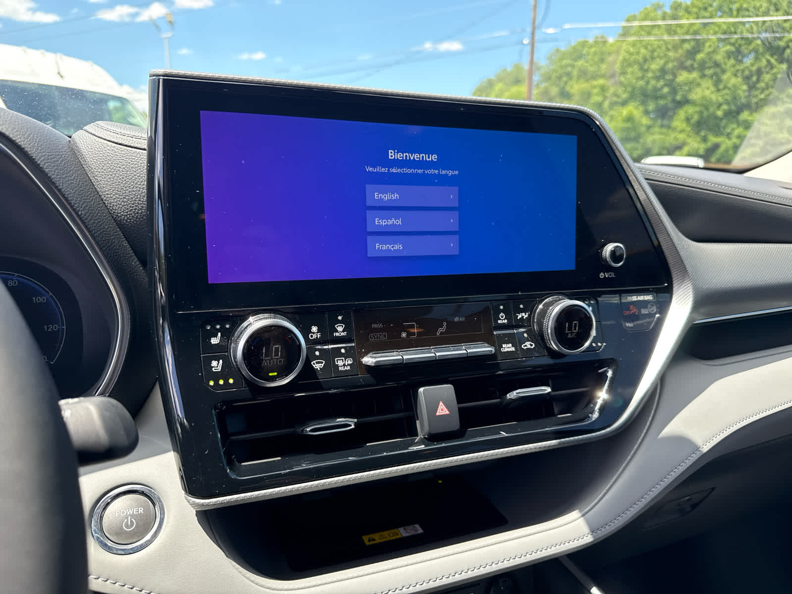 2023 Toyota Highlander Hybrid Platinum