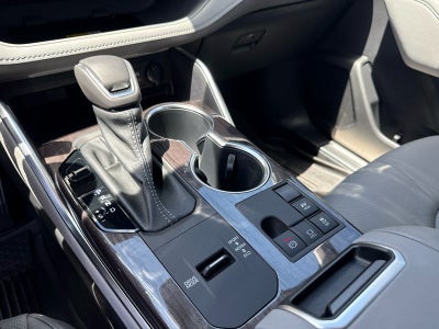2023 Toyota Highlander Hybrid Platinum