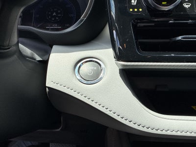 2023 Toyota Highlander Hybrid Platinum