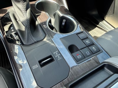 2023 Toyota Highlander Hybrid Platinum