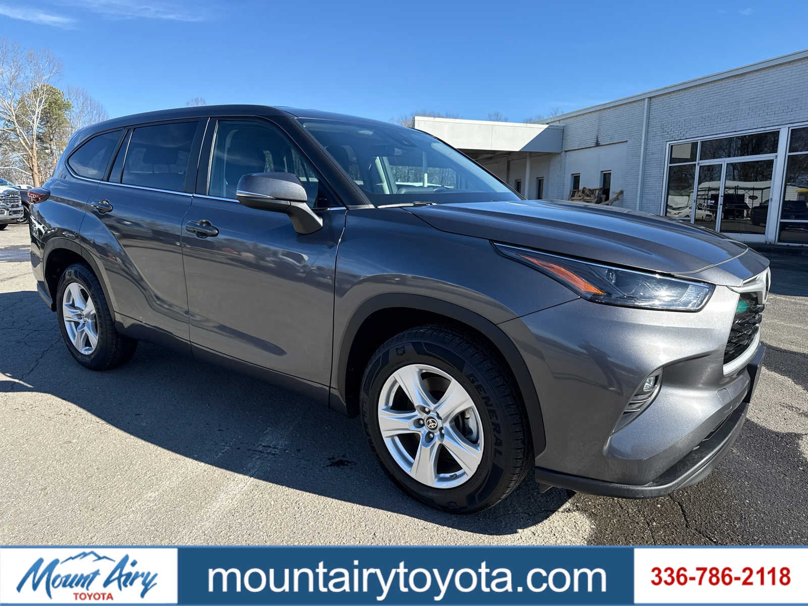 2024 Toyota Highlander LE