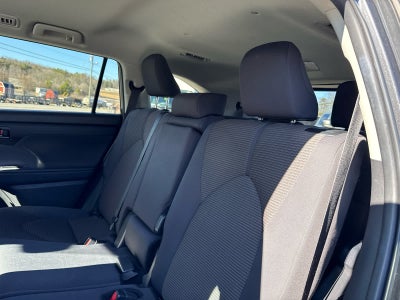 2024 Toyota Highlander LE