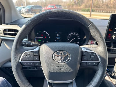 2023 Toyota Sienna XLE