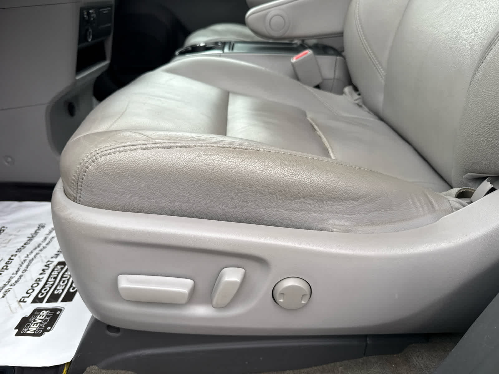 2018 Toyota Sienna XLE Auto Access Seat
