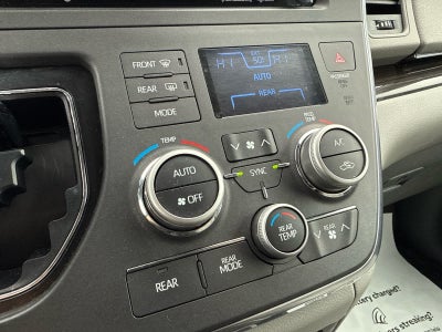 2018 Toyota Sienna XLE Auto Access Seat