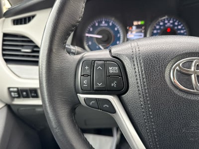 2018 Toyota Sienna XLE Auto Access Seat