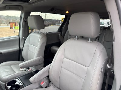 2018 Toyota Sienna XLE Auto Access Seat