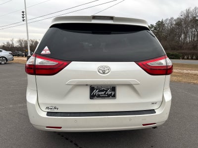 2018 Toyota Sienna XLE Auto Access Seat