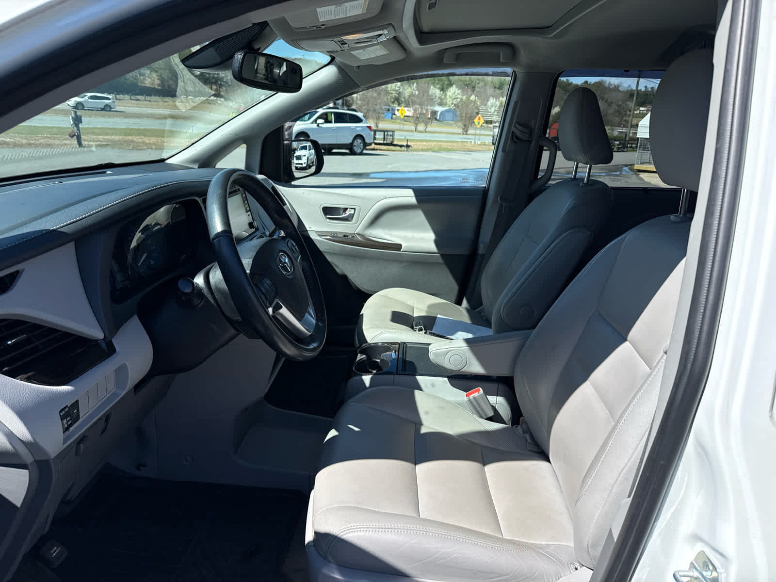 2020 Toyota Sienna XLE