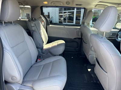 2020 Toyota Sienna XLE