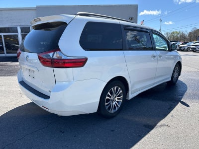 2020 Toyota Sienna XLE