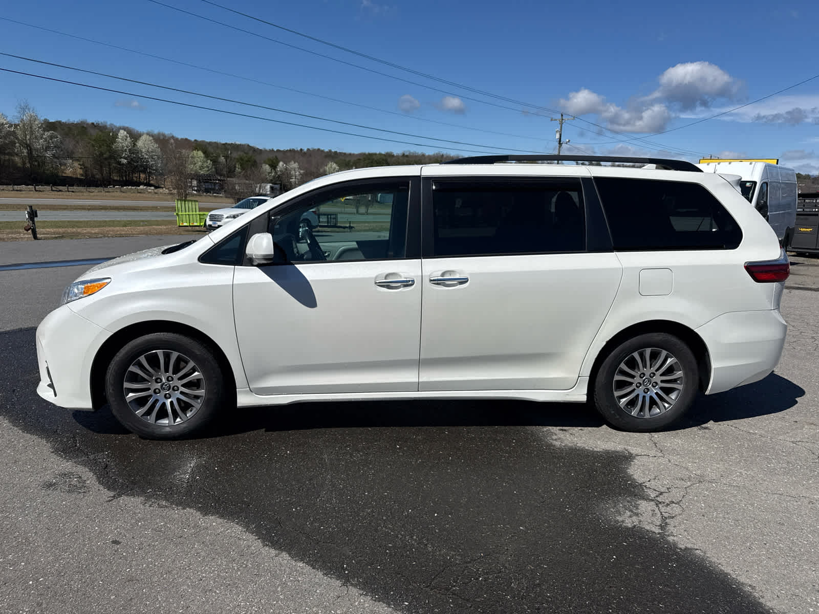 2020 Toyota Sienna XLE