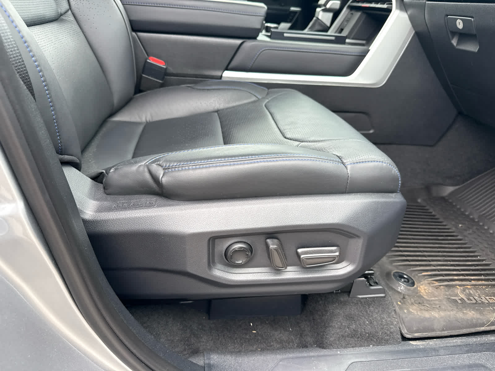 2025 Toyota Tundra Platinum