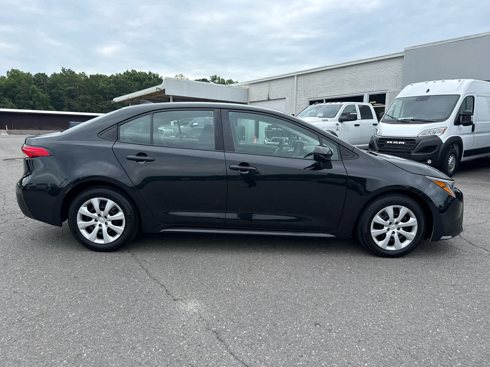 Used 2022 Toyota Corolla LE with VIN 5YFEPMAE7NP374119 for sale in Mount Airy, NC
