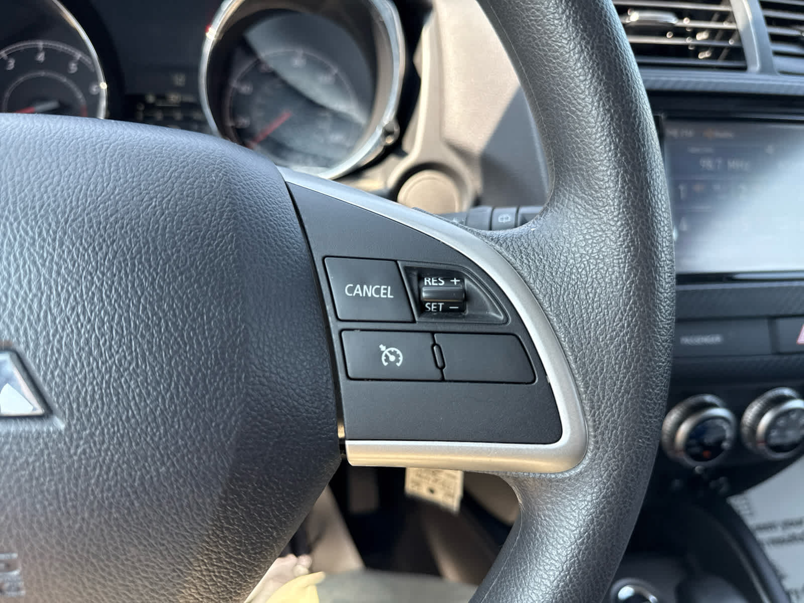 2024 Mitsubishi Outlander Sport ES