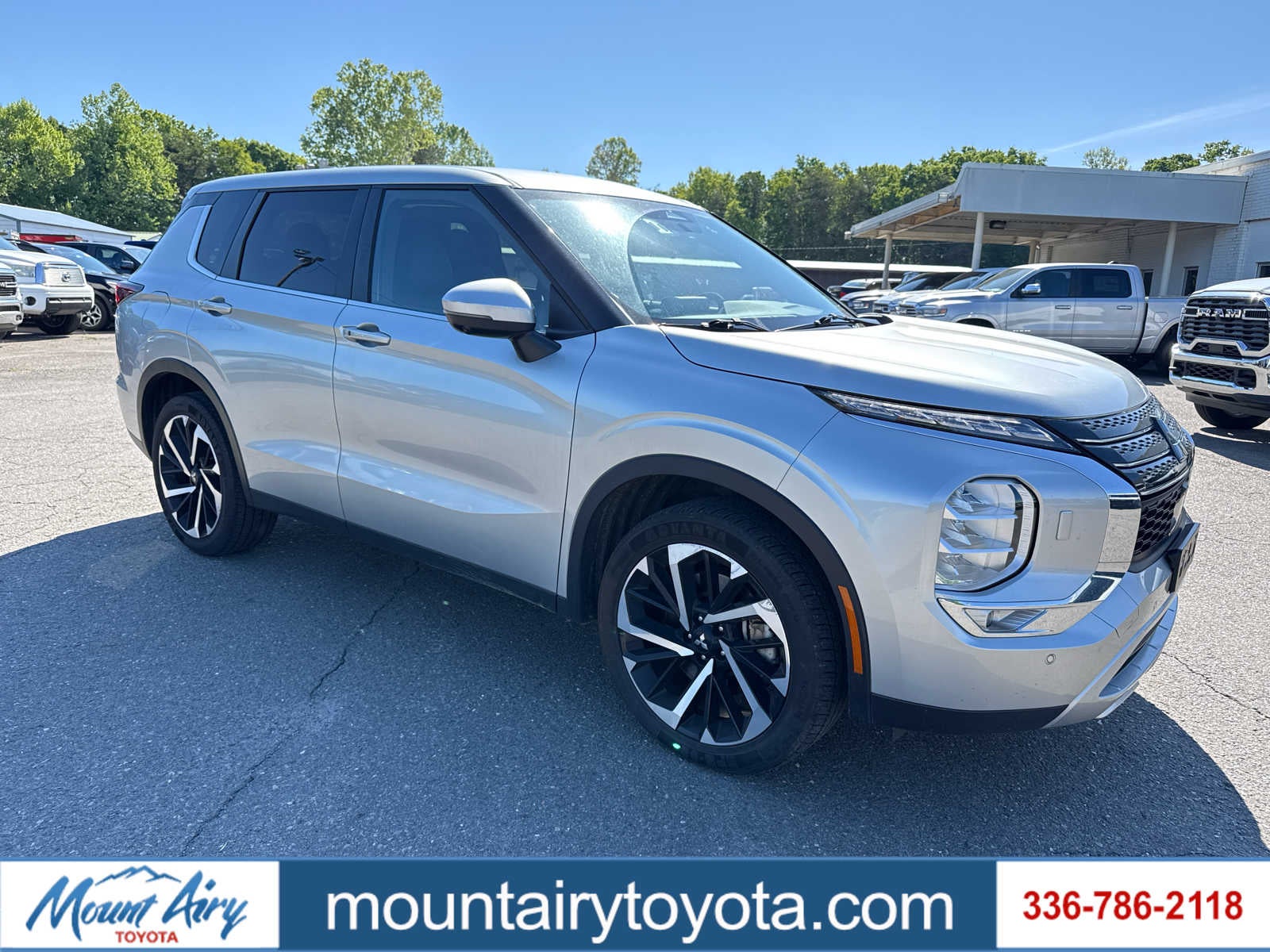 2024 Mitsubishi Outlander SE S-AWC's photo