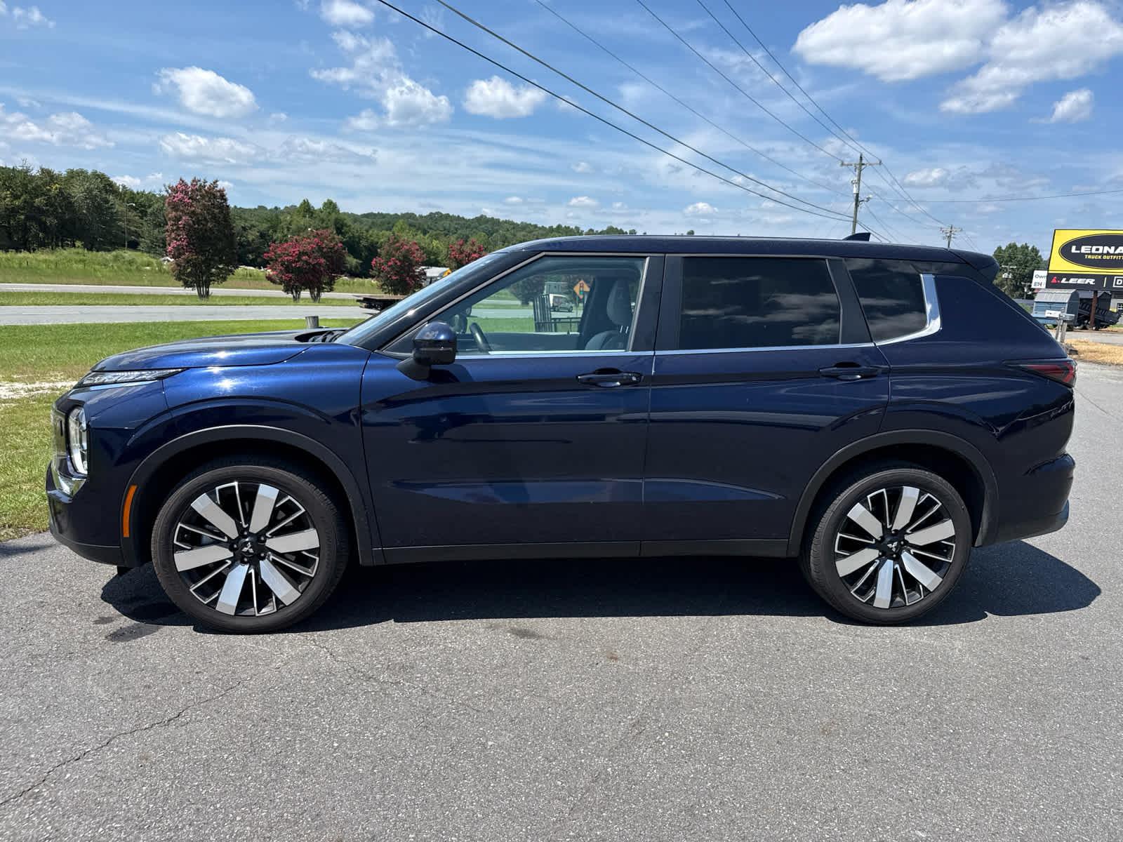 2025 Mitsubishi Outlander SE