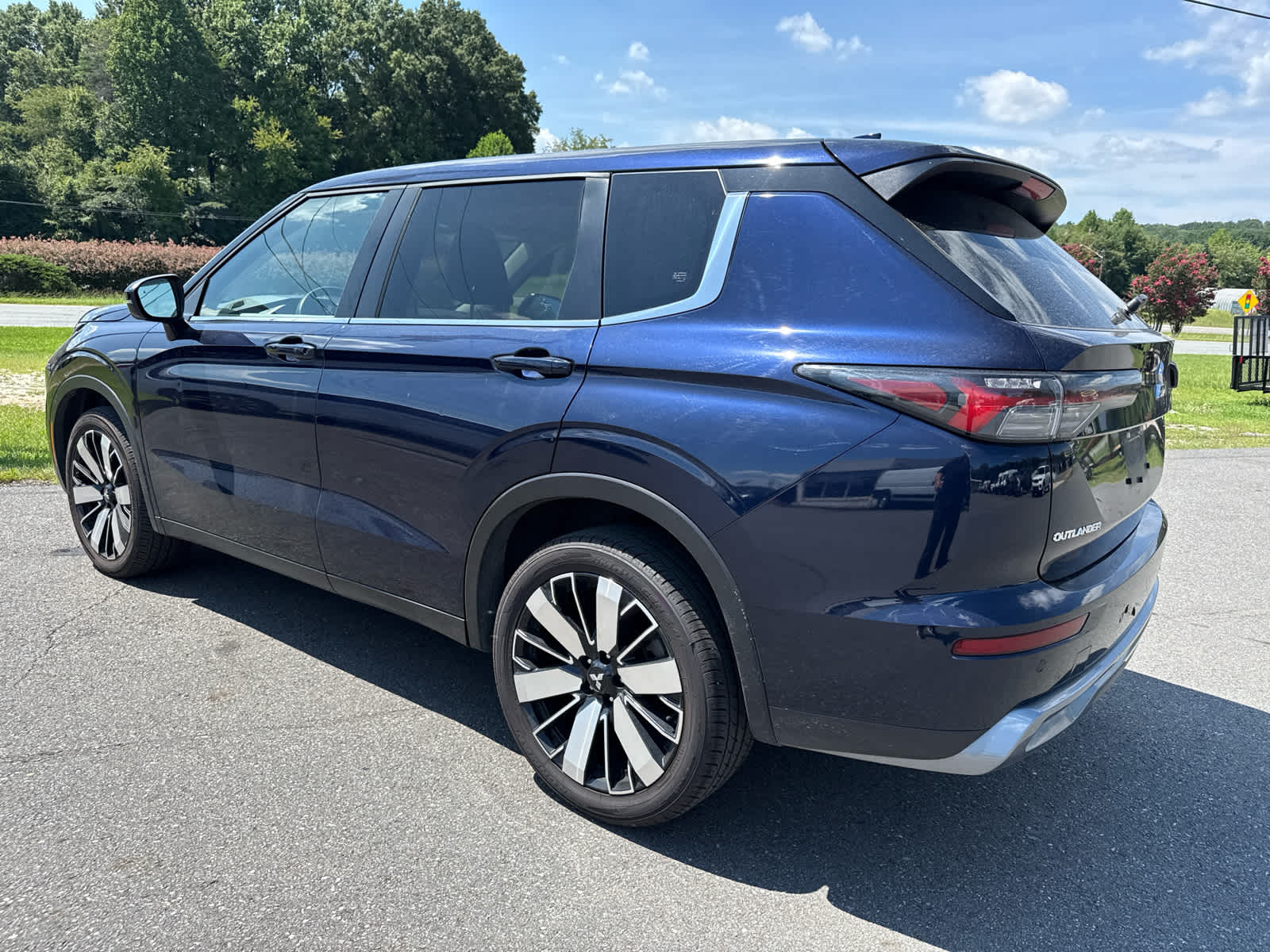 2025 Mitsubishi Outlander SE