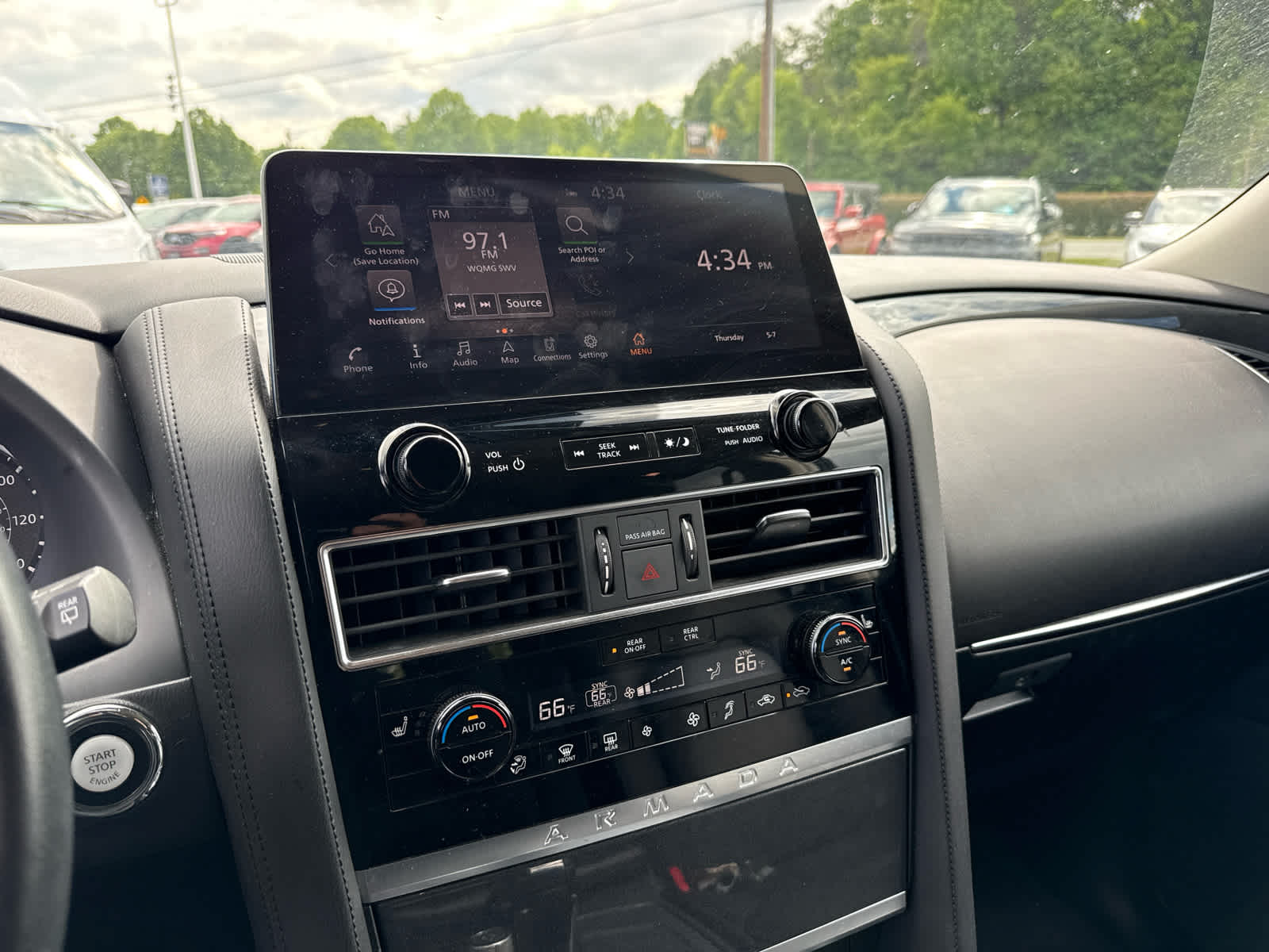 2024 Nissan Armada SV